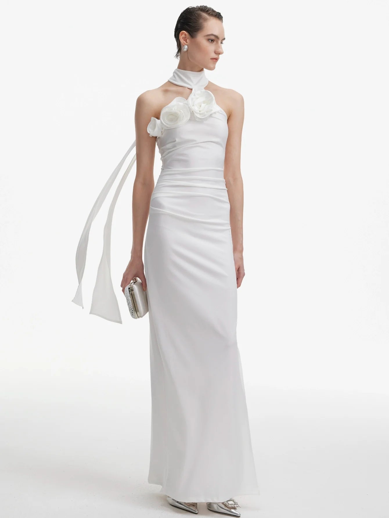 Çiçek Detaylarıyla Boyundan Bağlamalı Yaka Elbise