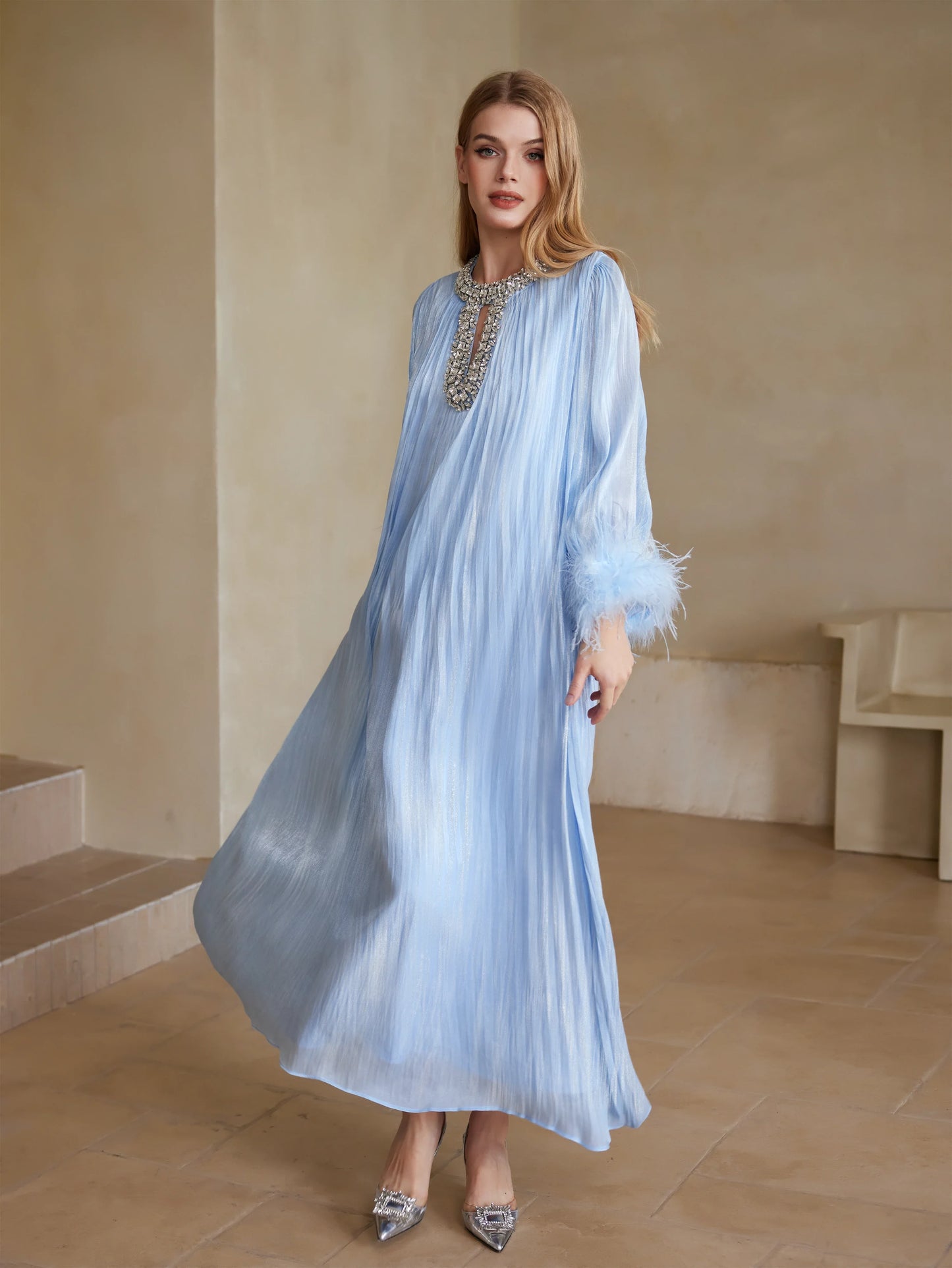 İnci Saten Tüylü Gece Elbisesi