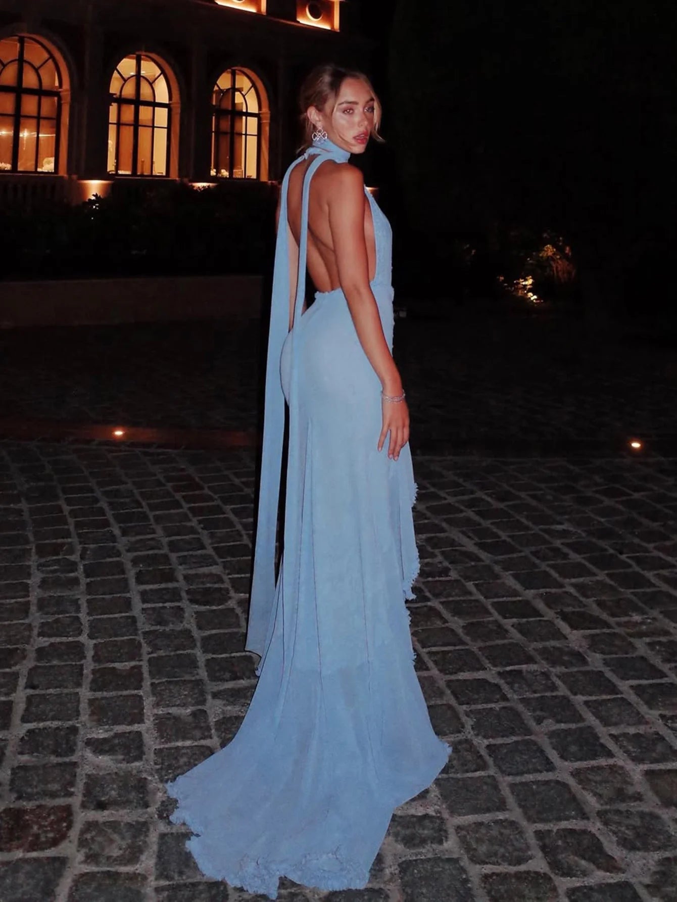 Gösterişli Püsküllü Gece Elbisesi