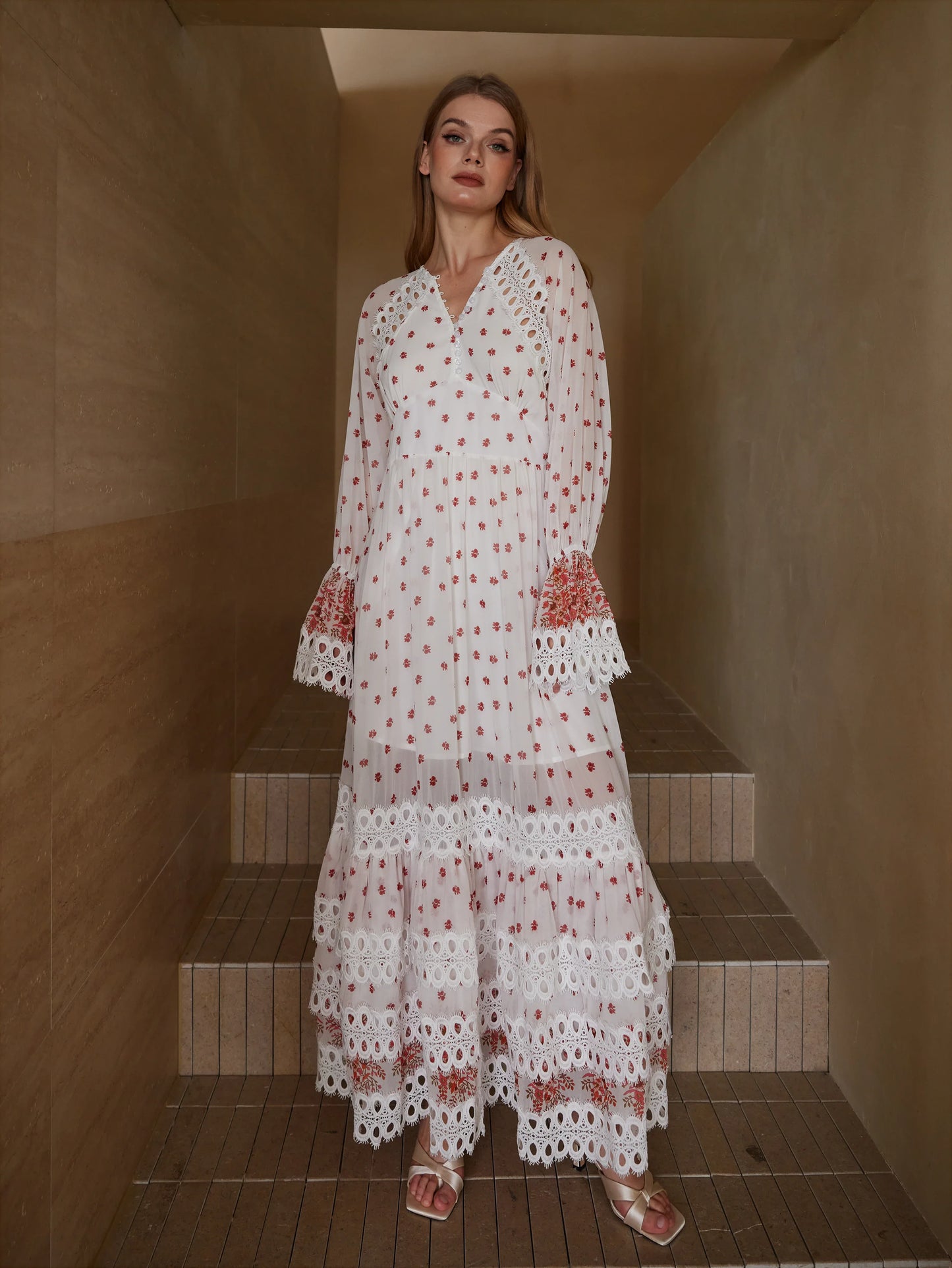 Bohem Çiçek İşlemeli Puantiyeli Uzun Elbise