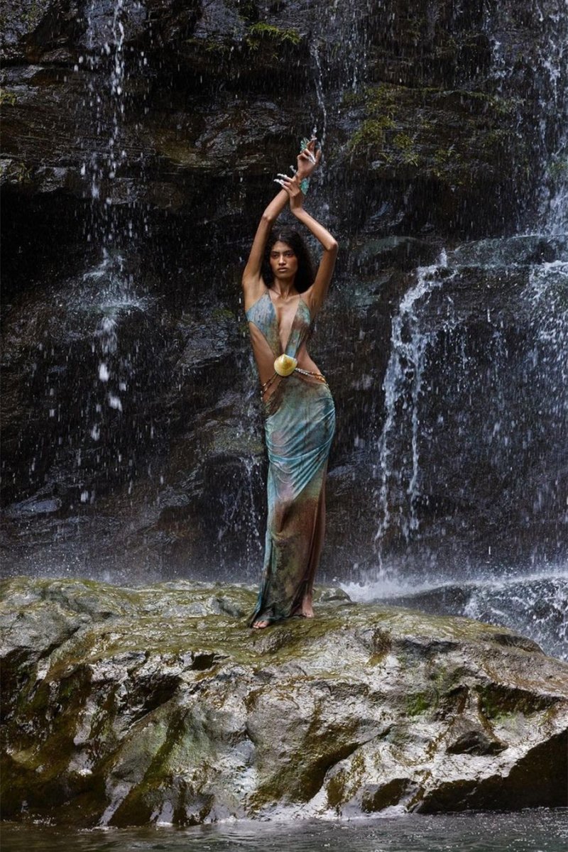 Eve Boyundan Bağlamalı Kabuk Kesim Uzun File Elbise