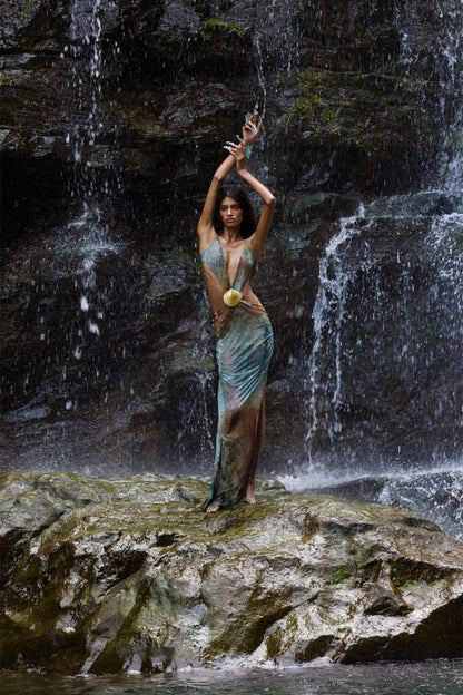 Eve Boyundan Bağlamalı Kabuk Kesim Uzun File Elbise