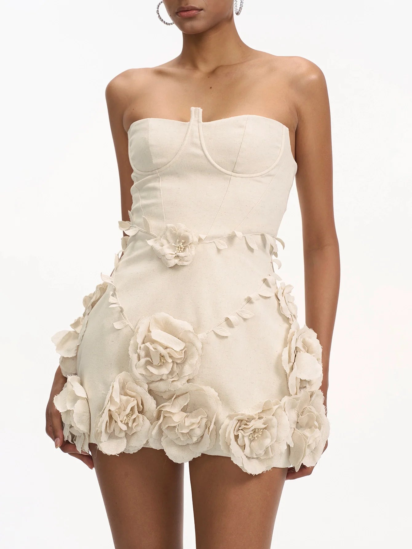 Çiçek Süslü Mini Elbise