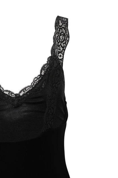 Irene V Yakalı Dantel Süslü Uzun Elbise